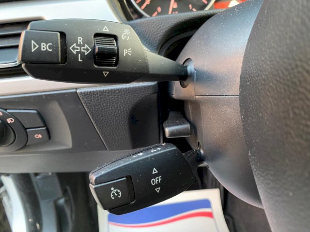 BMW BMW Série 3 V (E90) 318iA 129ch Sport