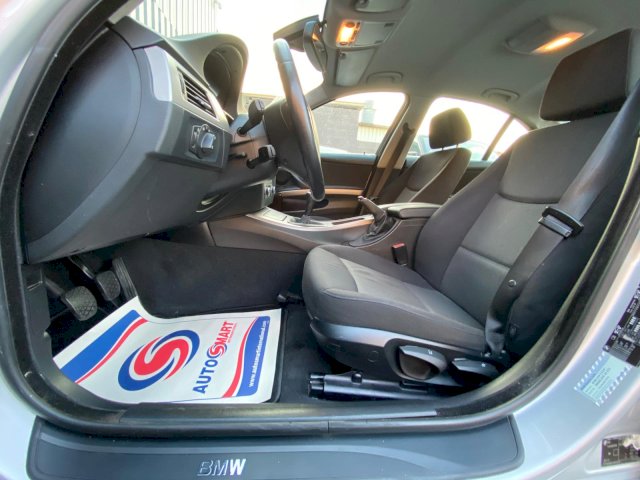 BMW BMW Série 3 V (E90) 318iA 129ch Sport
