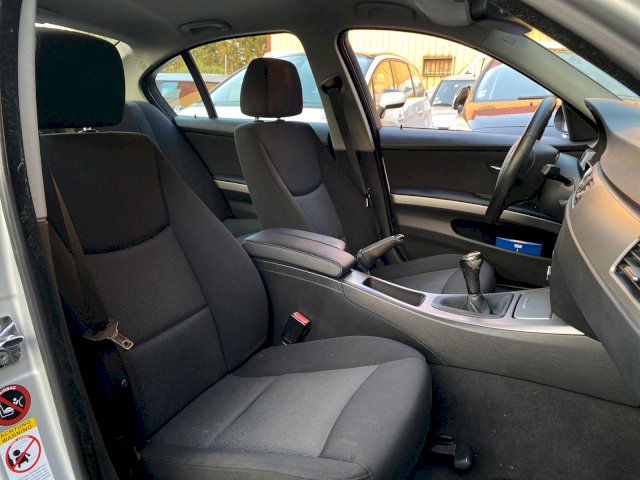 BMW BMW Série 3 V (E90) 318iA 129ch Sport