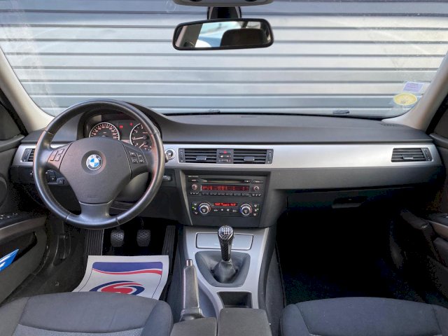 BMW BMW Série 3 V (E90) 318iA 129ch Sport