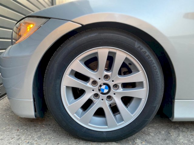 BMW BMW Série 3 V (E90) 318iA 129ch Sport