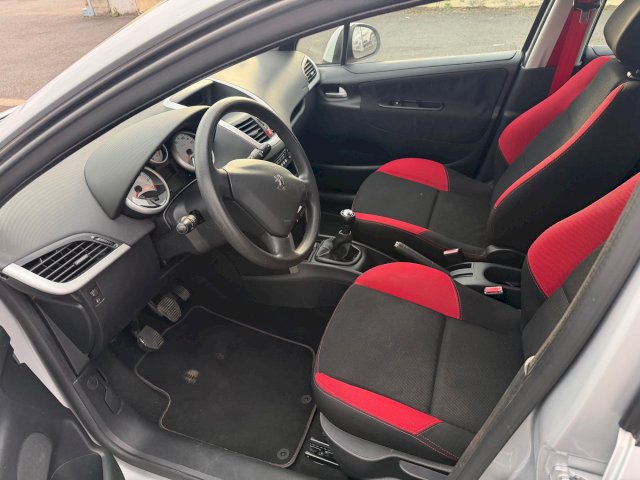 Peugeot Peugeot 207  1.4 Urban 5p