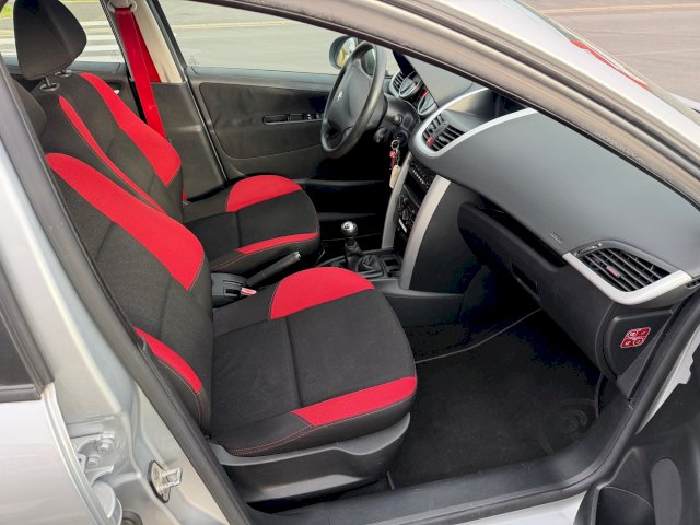 Peugeot Peugeot 207  1.4 Urban 5p