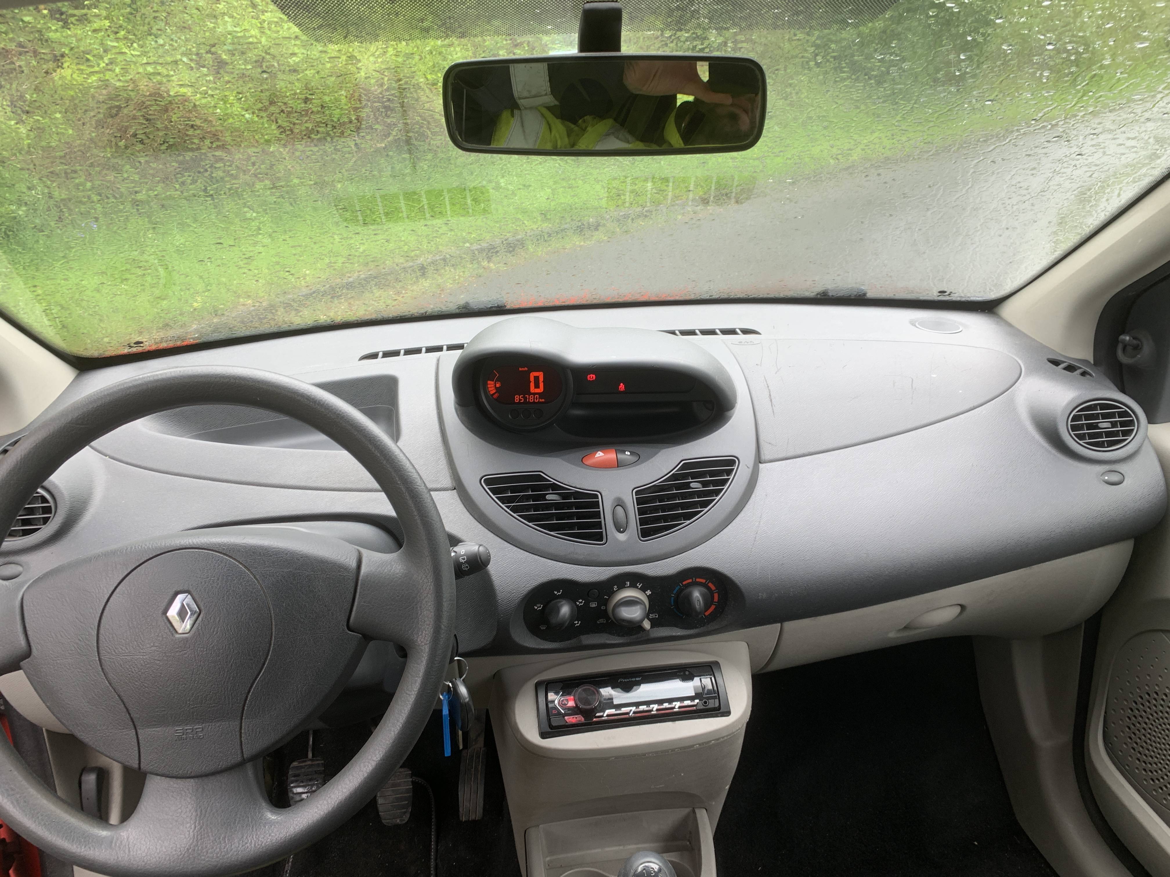 RENAULT TWINGO