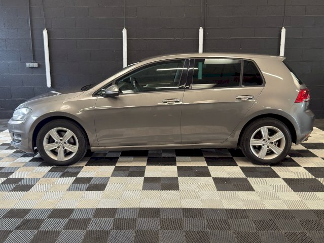 Volkswagen Volkswagen Golf VII 1.6 TDI 105 FAP BlueMotion Technology Confortline 5p