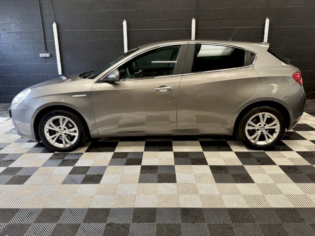 Alfa-Romeo Alfa-Romeo Giulietta 1.6 JTDm Distinctive 