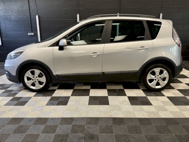 Renault Renault Scenic III XMOD 1.5 DCI 110ch