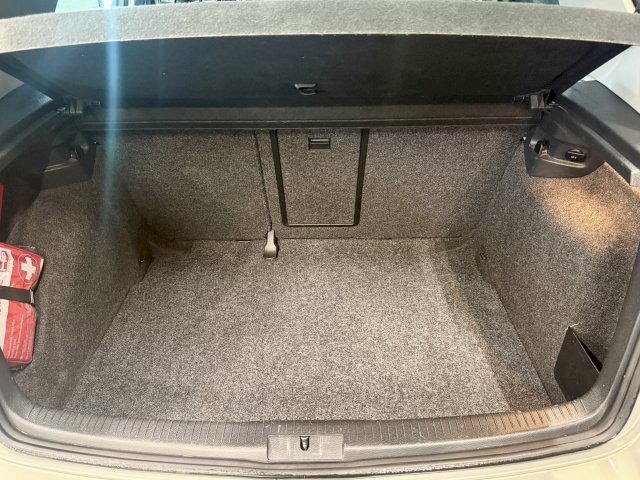 Volkswagen Volkswagen Golf VI TEAM 1.4 I 80ch