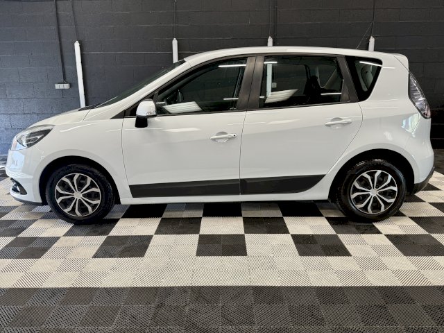 Renault Renault Scenic III (J95) 1.5 dCi 95ch FAP Authentique eco²