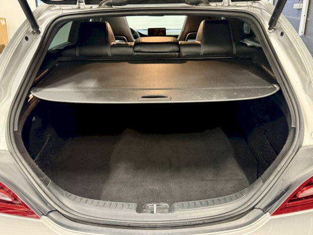 Mercedes-Benz Mercedes-Benz CLA SHOOTING BRAKE EDITION 220d