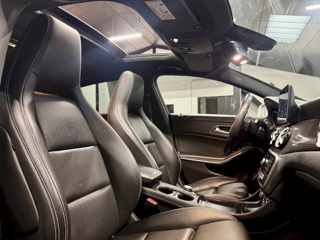 Mercedes-Benz Mercedes-Benz CLA SHOOTING BRAKE EDITION 220d