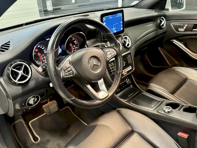 Mercedes-Benz Mercedes-Benz CLA SHOOTING BRAKE EDITION 220d