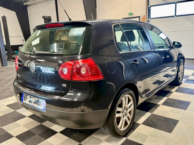Volkswagen Volkswagen Golf V 1.6 102 Confortline 5p