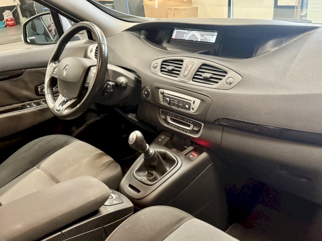 Renault Renault Scenic III LIMITED 1.5 DCI 110ch