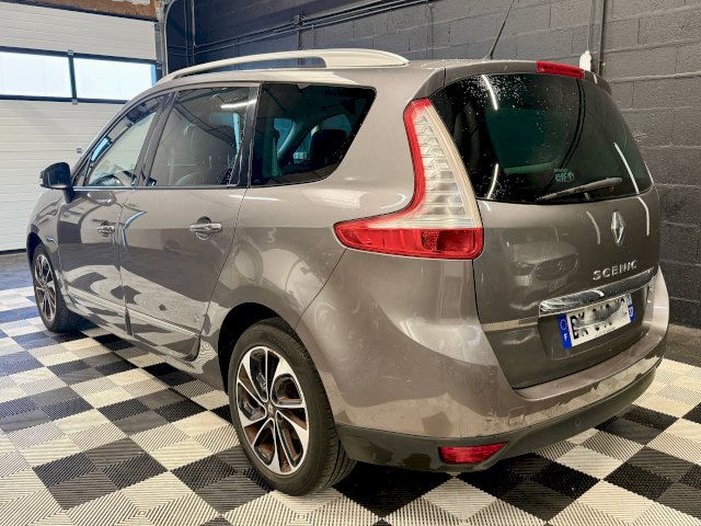 Renault Renault Grand Scenic III 1.5 dCi 110ch Bose EDC 7pl