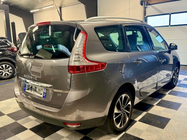 Renault Renault Grand Scenic III 1.5 dCi 110ch Bose EDC 7pl