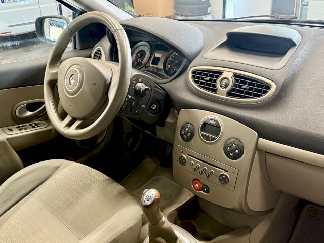 Renault Renault Clio III (B/C85) 1.5 dCi 85ch Privilège 5p
