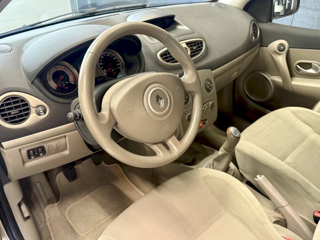 Renault Renault Clio III (B/C85) 1.5 dCi 85ch Privilège 5p