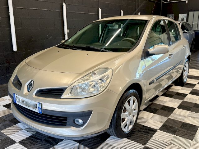 Renault Renault Clio III (B/C85) 1.5 dCi 85ch Privilège 5p