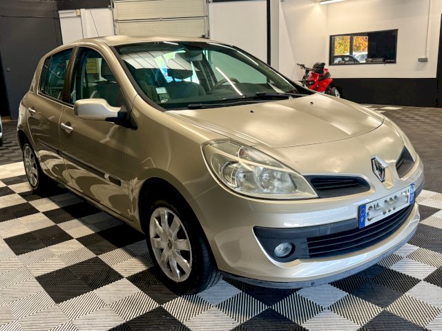 Renault Renault Clio III (B/C85) 1.5 dCi 85ch Privilège 5p