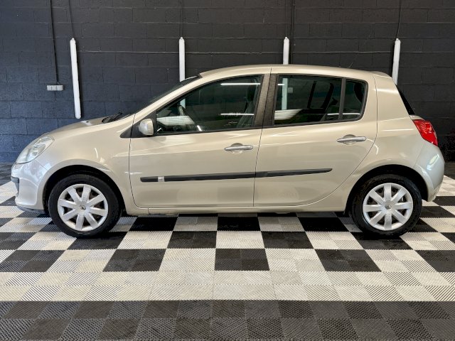 Renault Renault Clio III (B/C85) 1.5 dCi 85ch Privilège 5p
