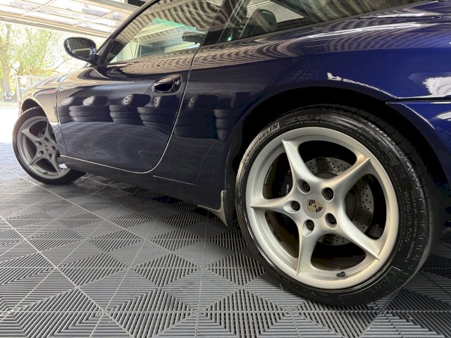 Porsche Porsche 911 III (996) 320ch Carrera 4 TipTronic