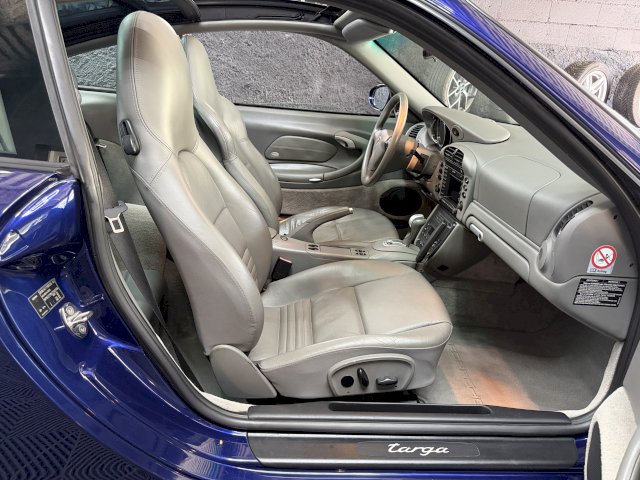 Porsche Porsche 911 III (996) 320ch Carrera 4 TipTronic