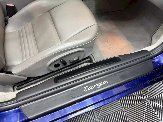Porsche Porsche 911 III (996) 320ch Carrera 4 TipTronic