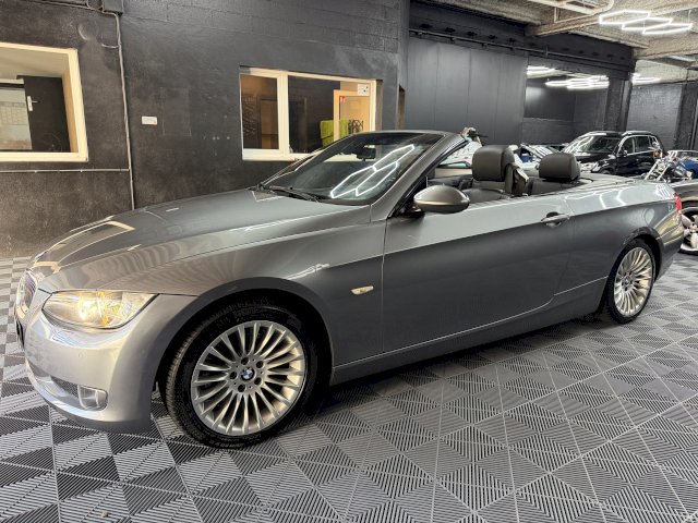 BMW BMW Série 3 V (E93) 325i 218ch Confort