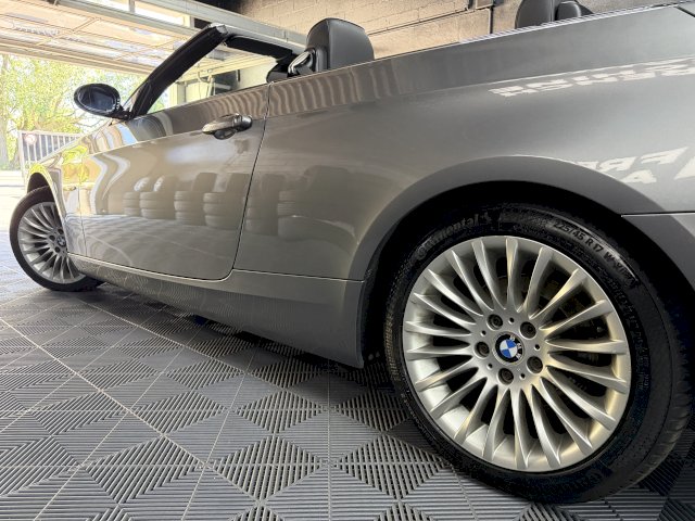 BMW BMW Série 3 V (E93) 325i 218ch Confort