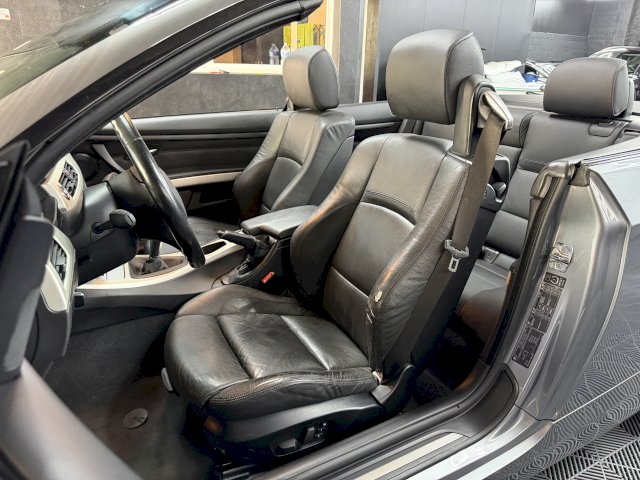 BMW BMW Série 3 V (E93) 325i 218ch Confort