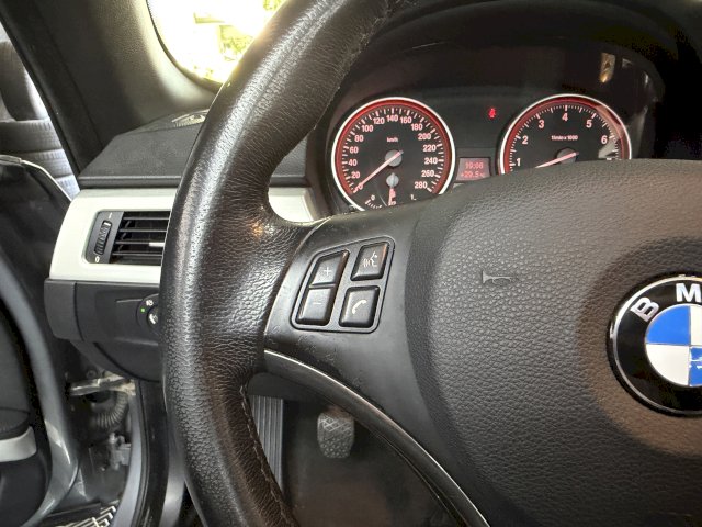BMW BMW Série 3 V (E93) 325i 218ch Confort