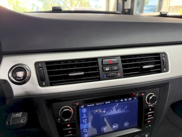 BMW BMW Série 3 V (E93) 325i 218ch Confort