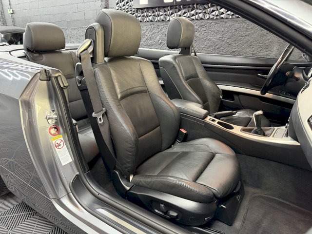 BMW BMW Série 3 V (E93) 325i 218ch Confort