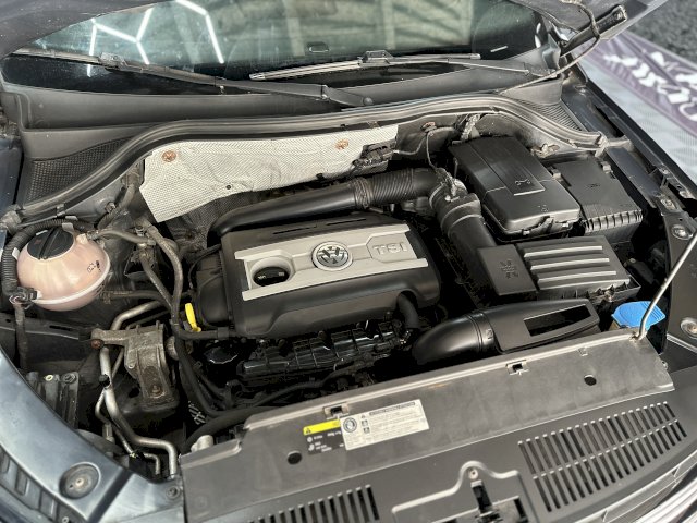 Volkswagen Volkswagen Tiguan 2.0 210 DSG R LINE
