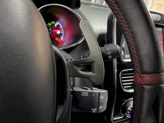 Renault Renault Clio IV (B98) 1.6 T 200ch RS EDC 5p