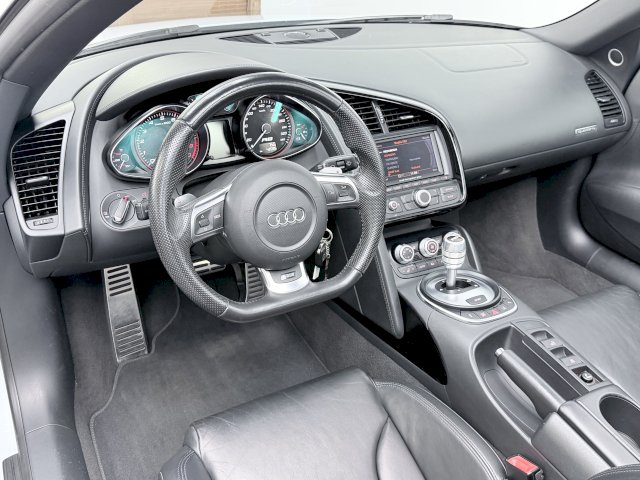 Audi Audi R8  5.2 V10 FSI 525ch R tronic 6