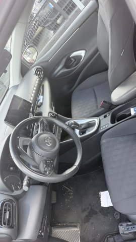Toyota Toyota Yaris 130h Première 5p MC24