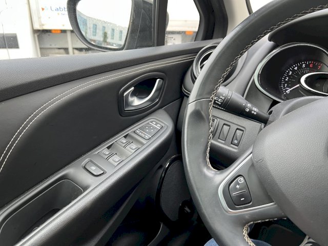 Renault Renault Clio IV (B98) 1.2 TCe 120ch energy Initiale Paris EDC 5p