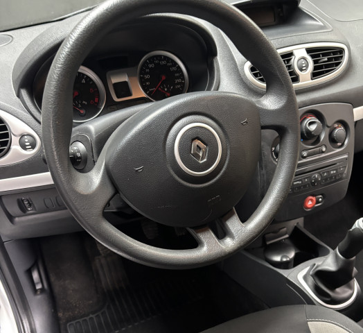 Renault Renault Clio III 1.5 dCi 75ch Expression Clim 5p