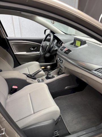 Renault Renault Megane III1.5 dCi 105ch Carminat TomTom