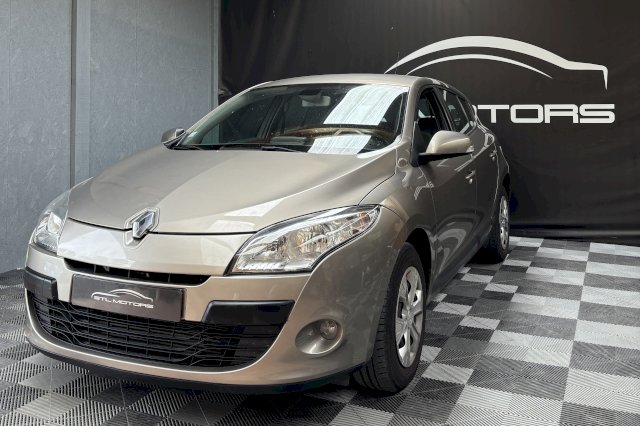 Renault Renault Megane III1.5 dCi 105ch Carminat TomTom