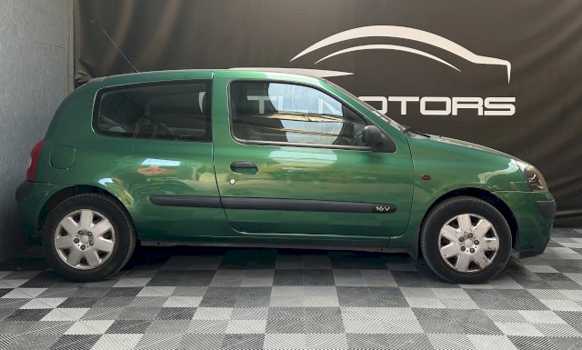 Renault Renault Clio II 1.2 16v 75ch Expression 3p