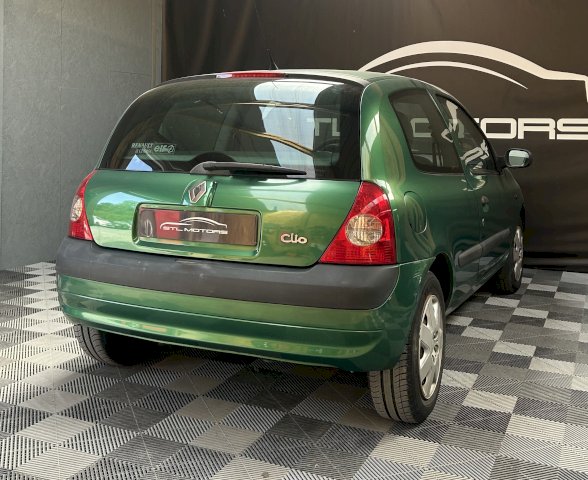 Renault Renault Clio II 1.2 16v 75ch Expression 3p