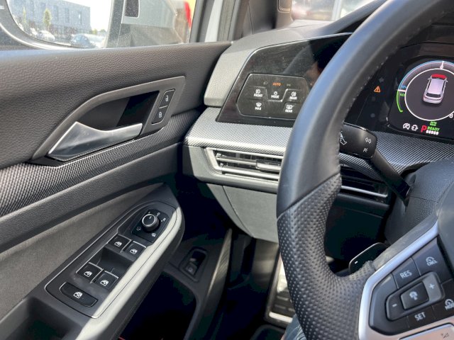 Volkswagen Volkswagen Golf 1.5 eHybrid 272 ch GTE DSG6 - 2857 km !!! Véhicule FRANCAIS