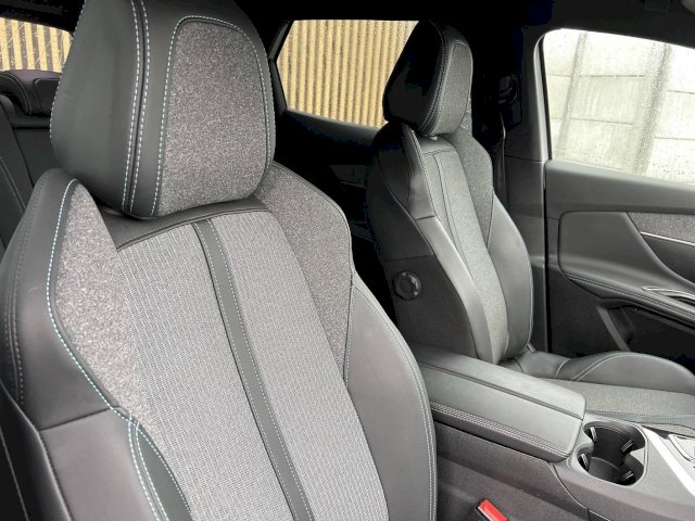 Peugeot Peugeot 3008 Plug-in Hybrid 225ch Allure Pack e-EAT8