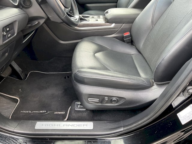 Toyota HIGHLANDER 2.5 248 CH LOUNGE - 7 places