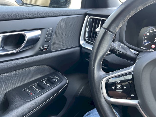 Volvo Volvo V60 D3 150 CV R DESIGN GEARTRONIC