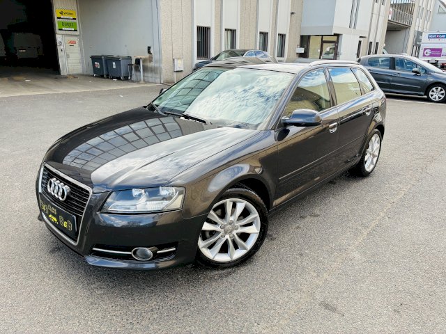 Audi Audi A3 II 2.0 TDI 140ch DPF Start/Stop Ambiente S tronic 6