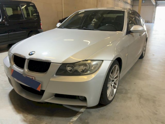 BMW BMW Série 3 V (E90) 318d 122ch Sport